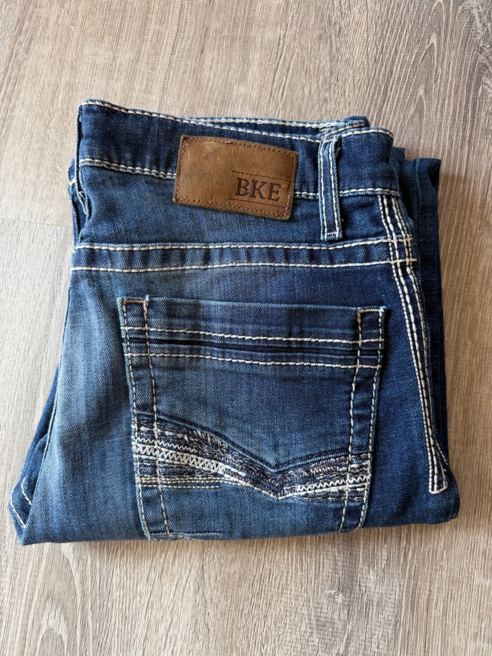 BKE Carter Men’s Bootleg Jeans in Dark Blue with White Stitching